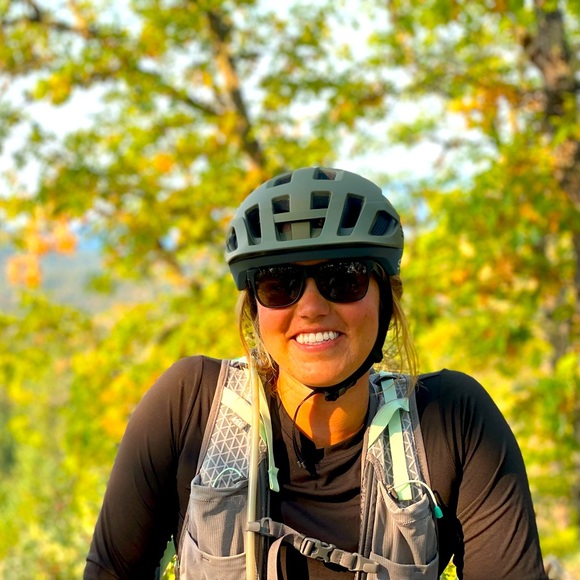 Meet your Posher, Tessa - Picture 1 of 1